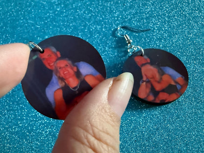 Coldplay Kiss Cam Earrings - Meme Earrings Concert Affair