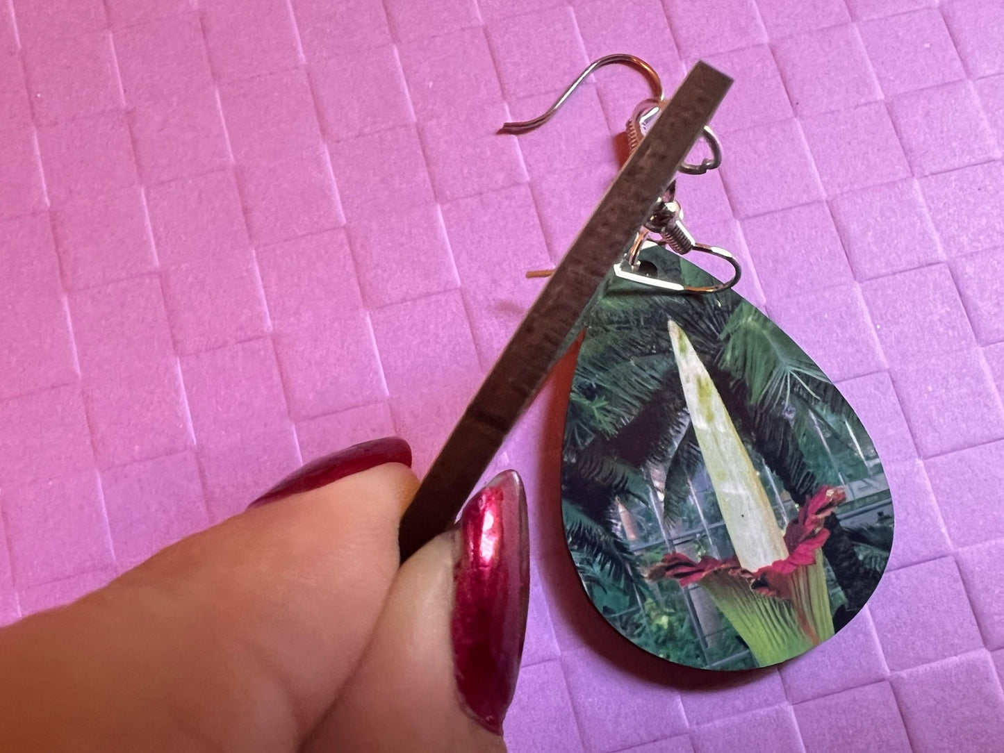 Corpse Flower Earrings: Carnivorous Plants, Green Plant, Exotic Plants, Gifts for Her/Him/Them