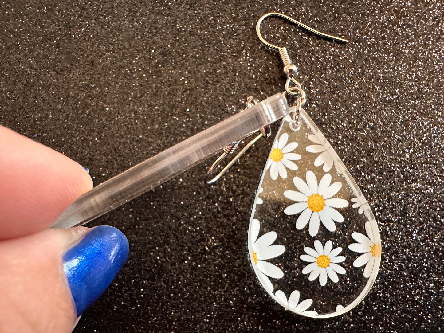 Daisy Earrings: Laser Cut Acrylic Flowers, Floral, Flowers, White Flowers, Bouquet, Plants, Summer, Valentines, Best Gifts for Her/Him/Them