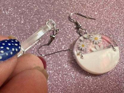 Daisy Earrings: Laser Cut Acrylic Flowers, Floral, Flowers, White Flowers, Bouquet, Plants, Summer, Valentines, Best Gifts for Her/Him/Them