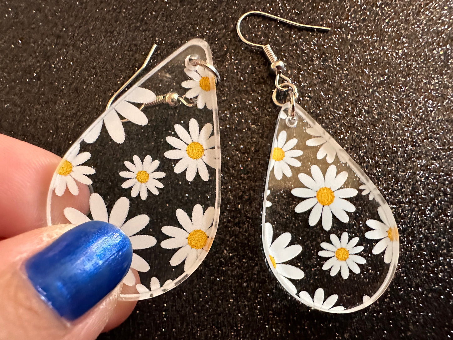 Daisy Earrings: Laser Cut Acrylic Flowers, Floral, Flowers, White Flowers, Bouquet, Plants, Summer, Valentines, Best Gifts for Her/Him/Them