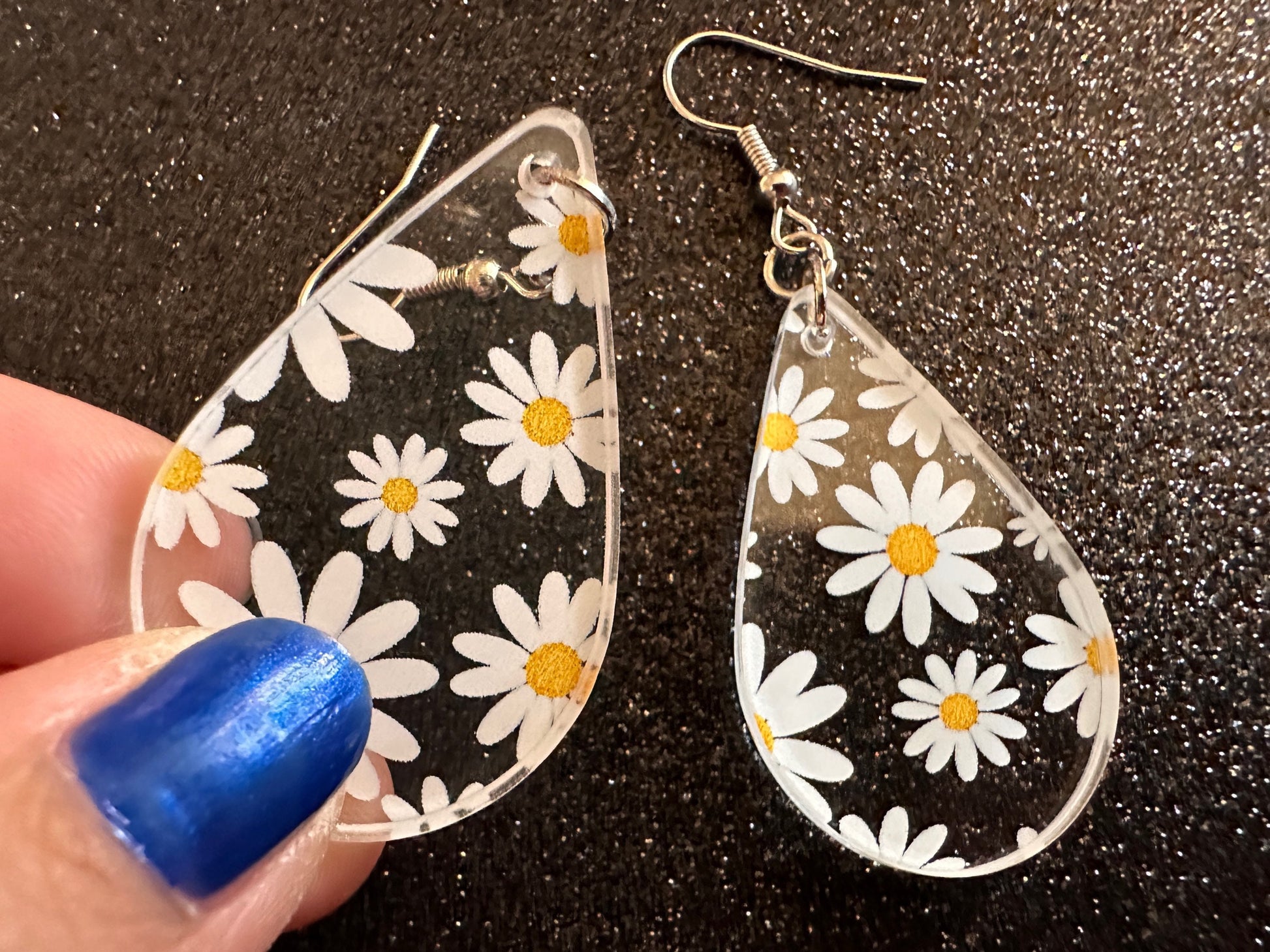 Daisy Earrings: Laser Cut Acrylic Flowers, Floral, Flowers, White Flowers, Bouquet, Plants, Summer, Valentines, Best Gifts for Her/Him/Them