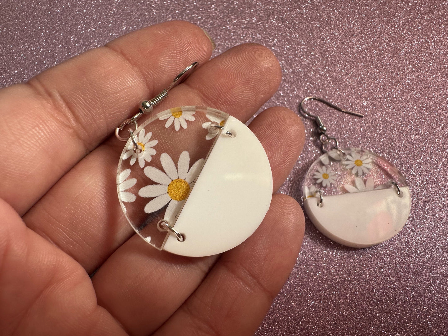 Daisy Earrings: Laser Cut Acrylic Flowers, Floral, Flowers, White Flowers, Bouquet, Plants, Summer, Valentines, Best Gifts for Her/Him/Them